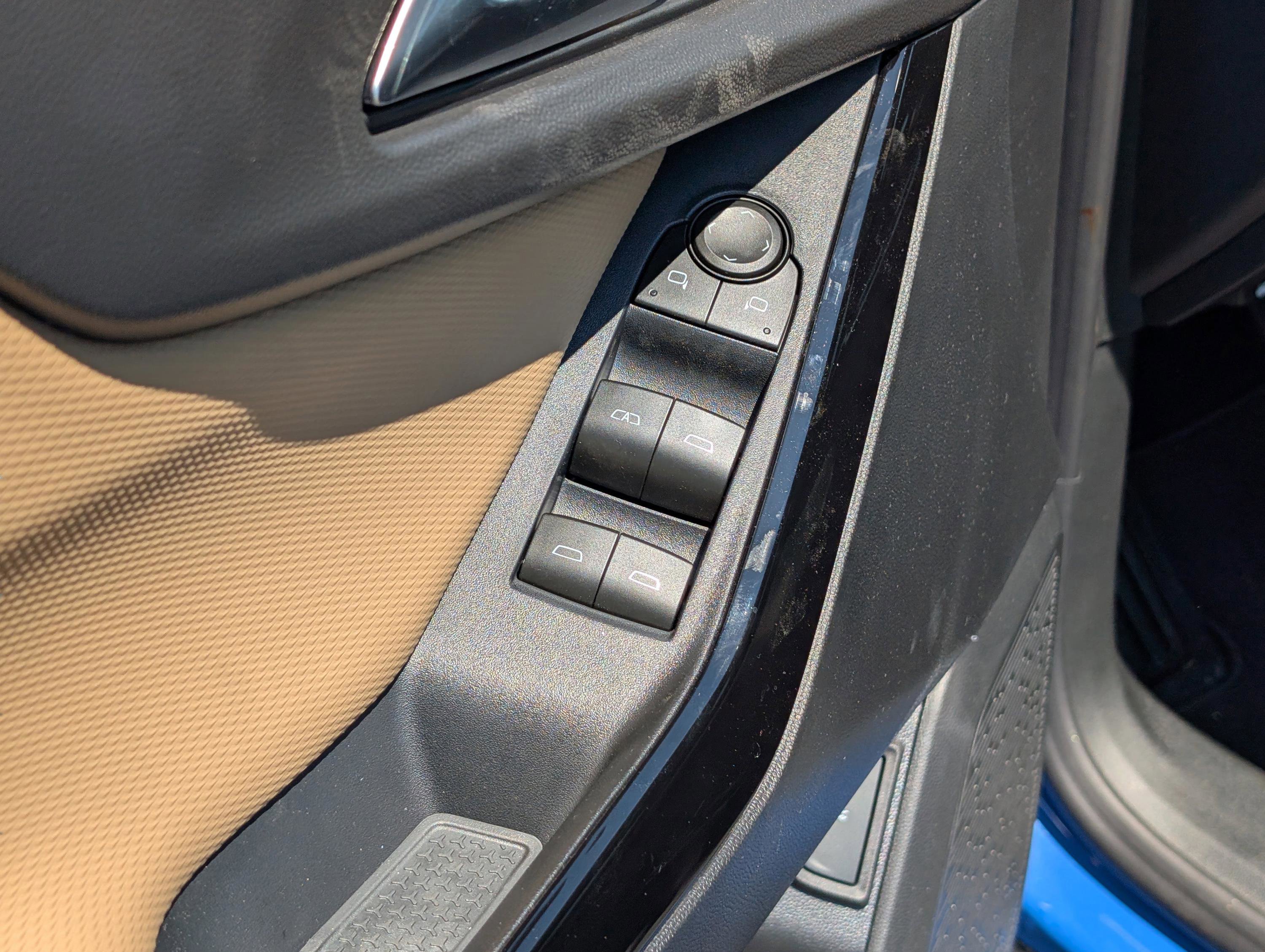 New 2026 Chevrolet Equinox ACTIV FWD image 16