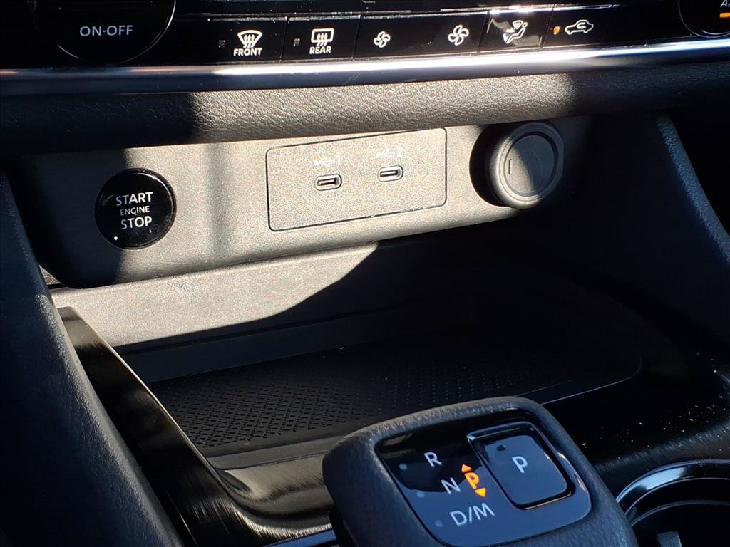Used 2024 Nissan Rogue SV FWD image 32