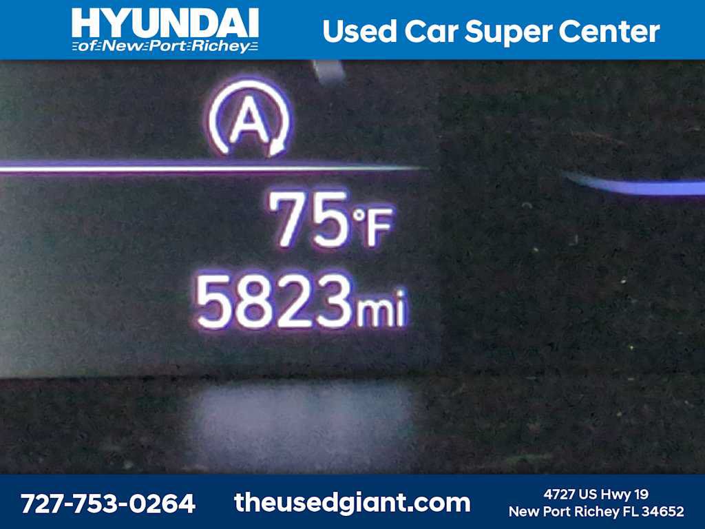 Used 2025 Hyundai Elantra SE w/ Cargo Package FWD image 27