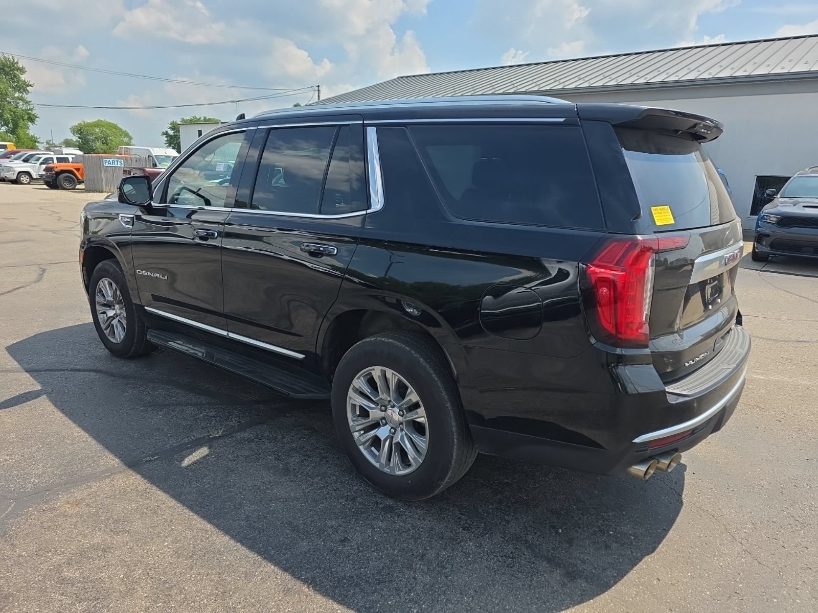 Used 2023 GMC Yukon Denali AWD/4WD image 5