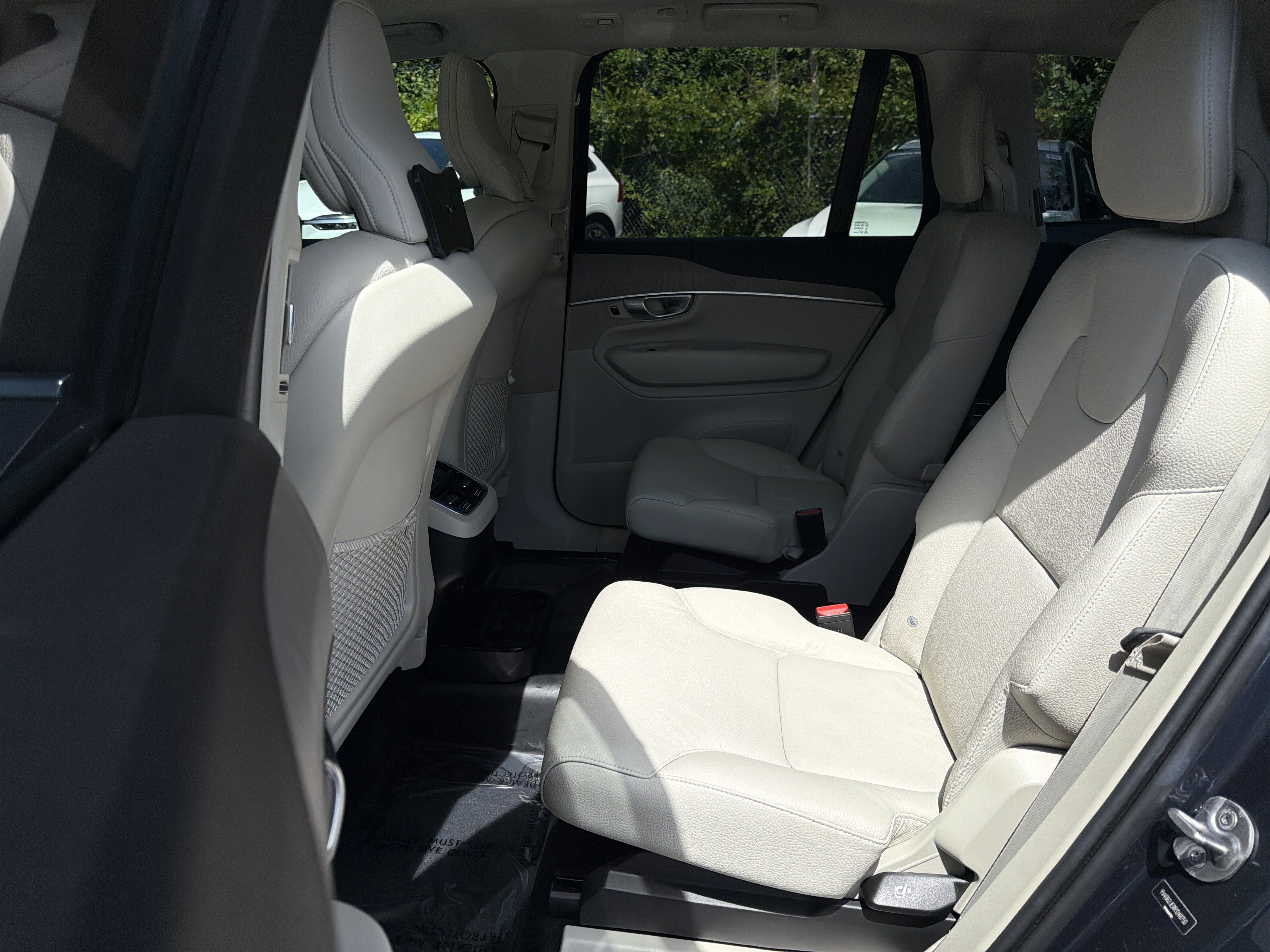 Certified 2024 Volvo XC90 B6 Plus w/ Protection Package AWD/4WD image 32