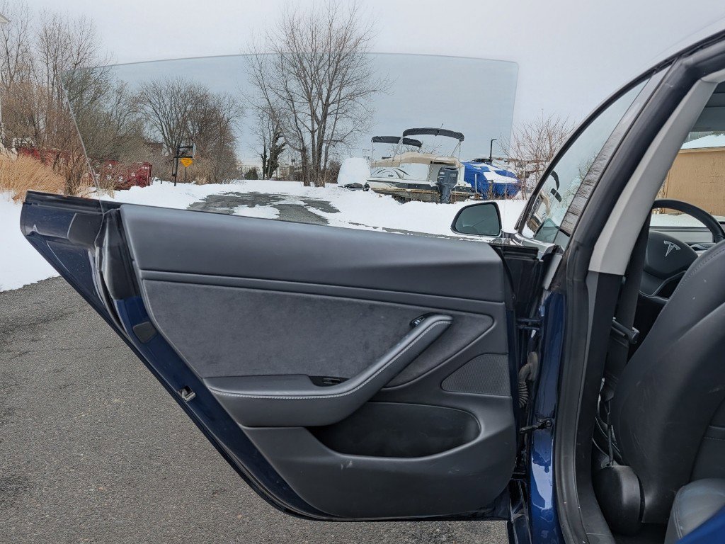 Used 2018 Tesla Model 3 Mid Range image 14