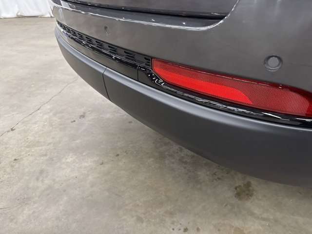 New 2025 Jeep Grand Cherokee Limited w/ Black Appearance Package image 24