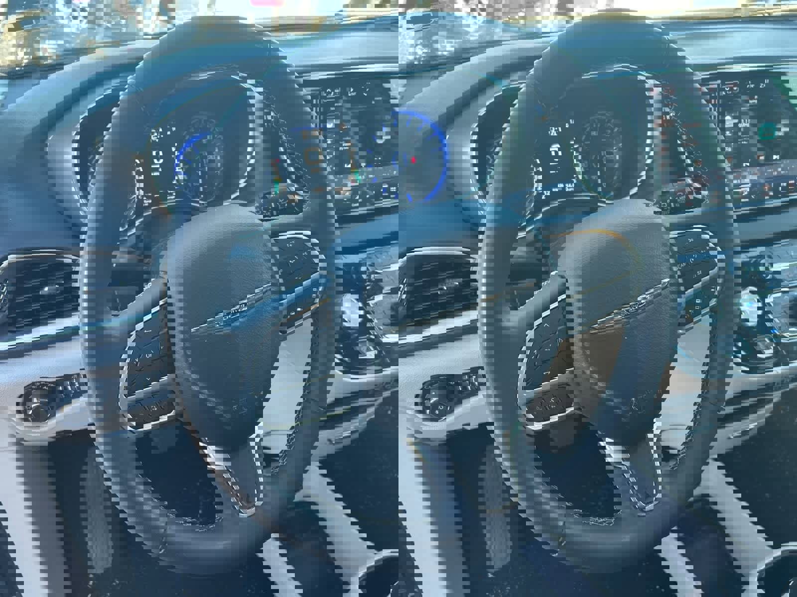 Used 2024 Chrysler Pacifica Touring-L image 29