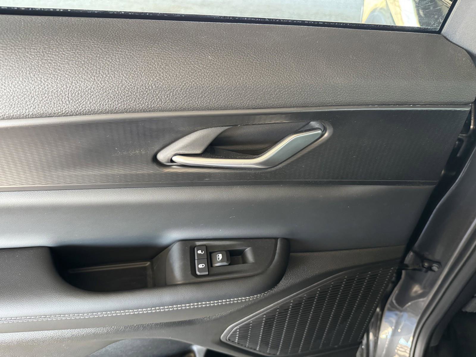 Used 2025 Jeep Grand Cherokee L Altitude image 27