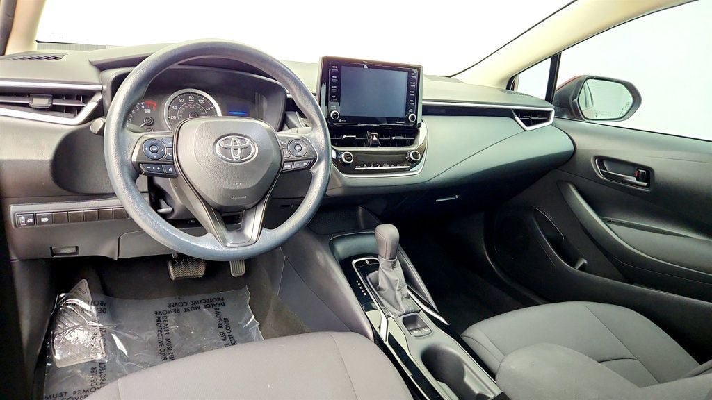 Used 2022 Toyota Corolla LE FWD image 12