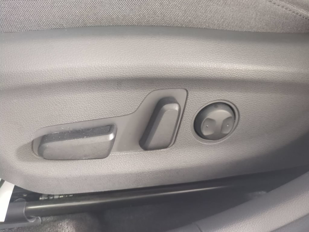 Used 2020 Hyundai Ioniq SEL FWD image 21