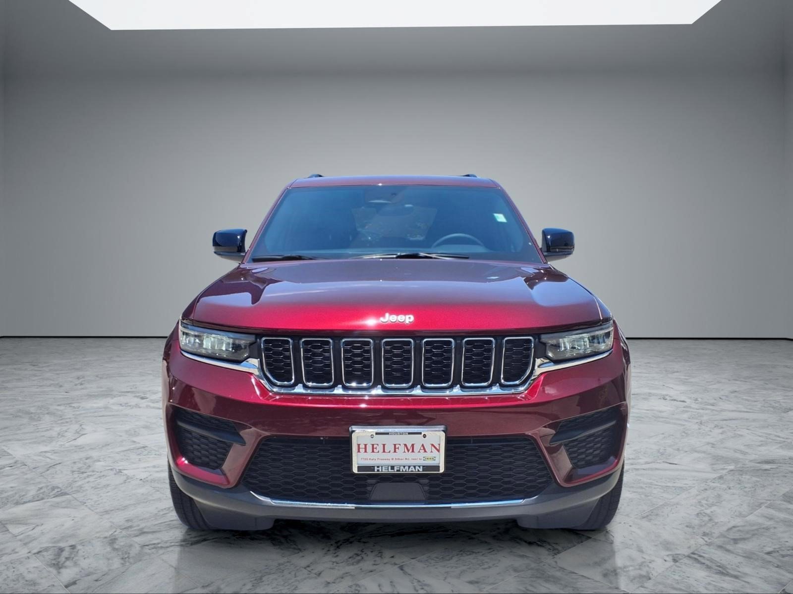 Used 2025 Jeep Grand Cherokee Laredo w/ Luxury Tech Group I RWD image 2
