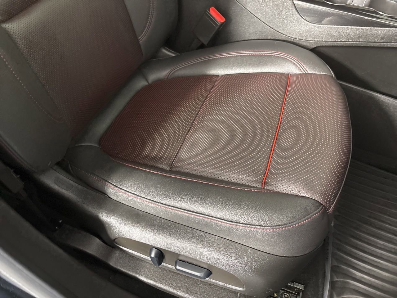 Used 2023 Chevrolet Blazer RS image 28