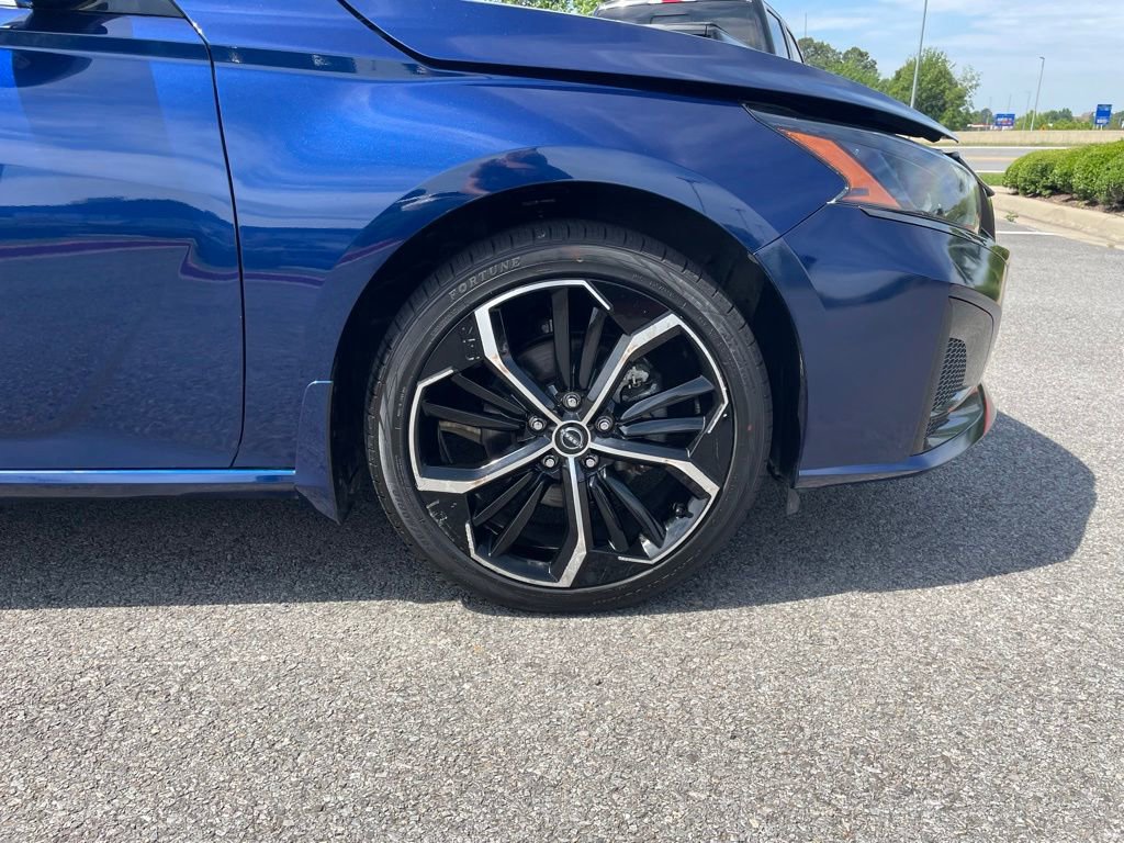 Used 2024 Nissan Altima 2.5 SR FWD image 29