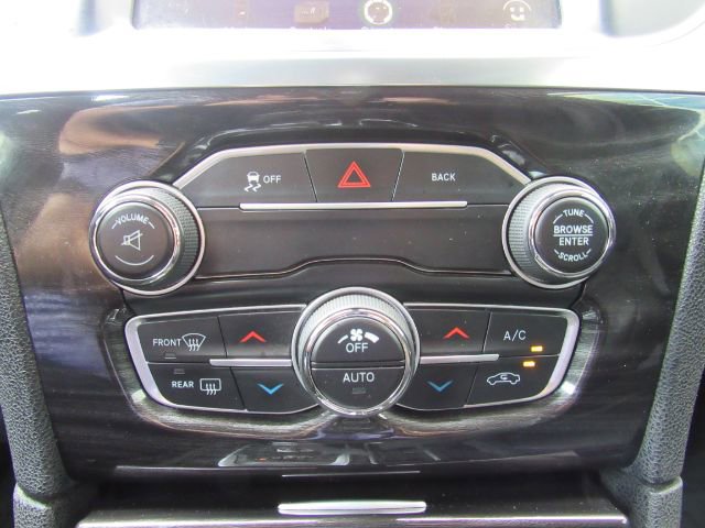 Used 2015 Chrysler 300 Limited image 54