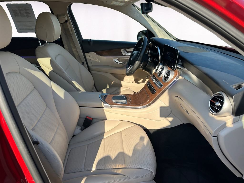 Used 2021 Mercedes-Benz GLC 300 4MATIC w/ Premium Package image 15
