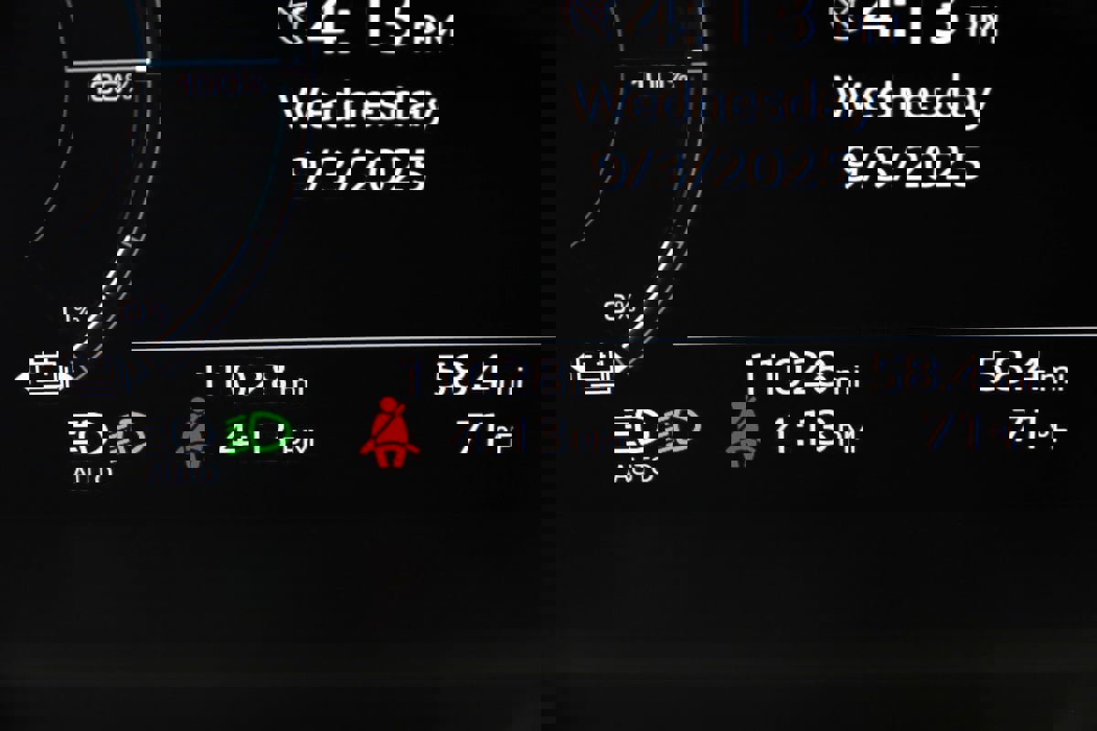 Used 2024 Audi RS e-tron GT w/ Carbon Performance Package image 74