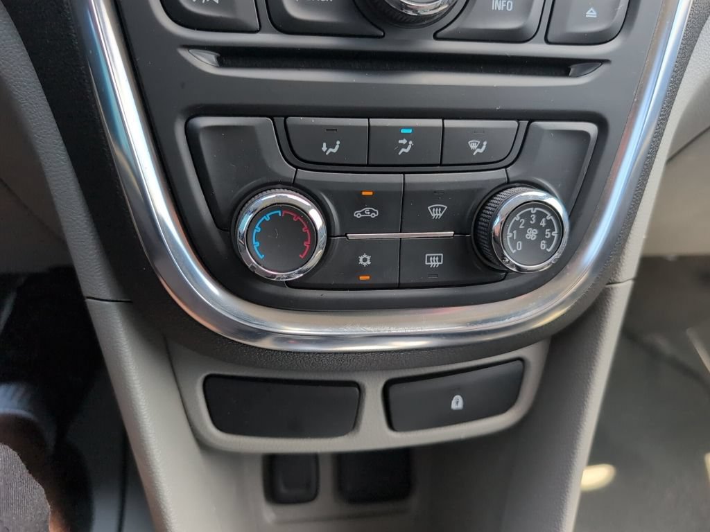Used 2014 Buick Encore FWD image 18
