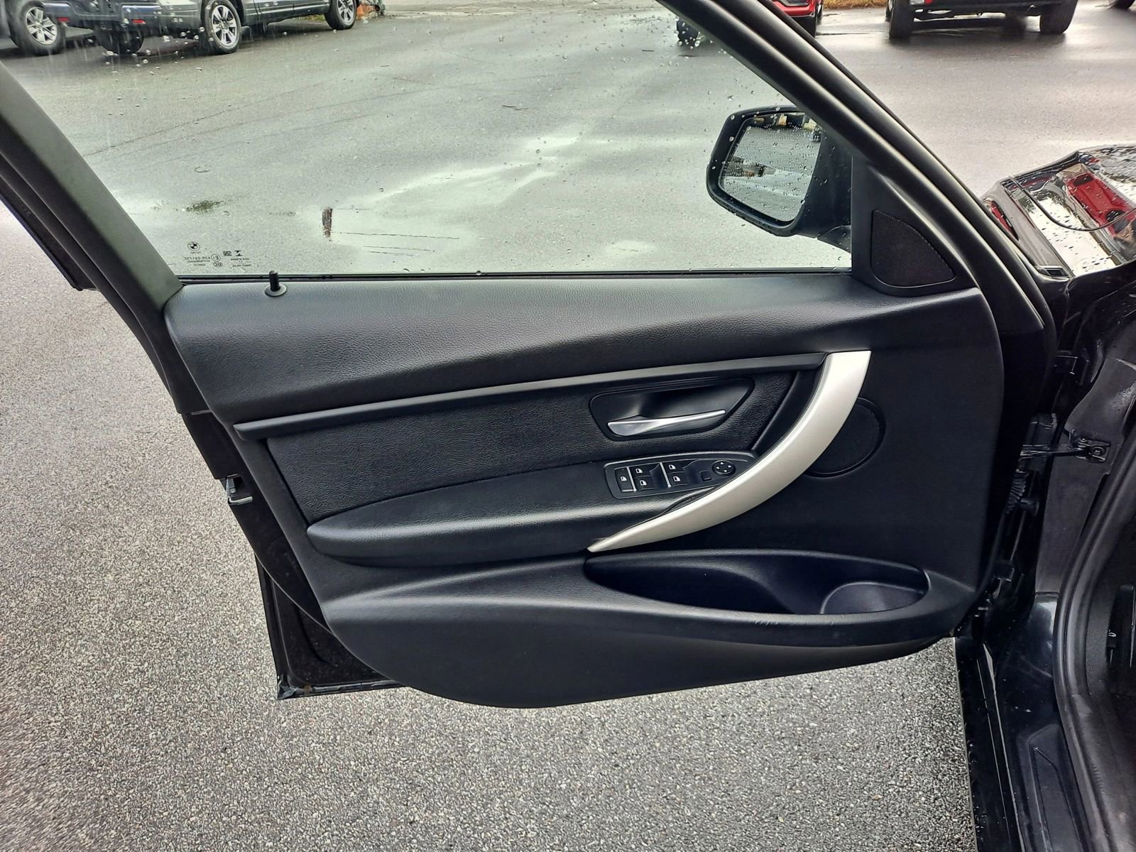 Used 2017 BMW 320i xDrive Sedan image 10
