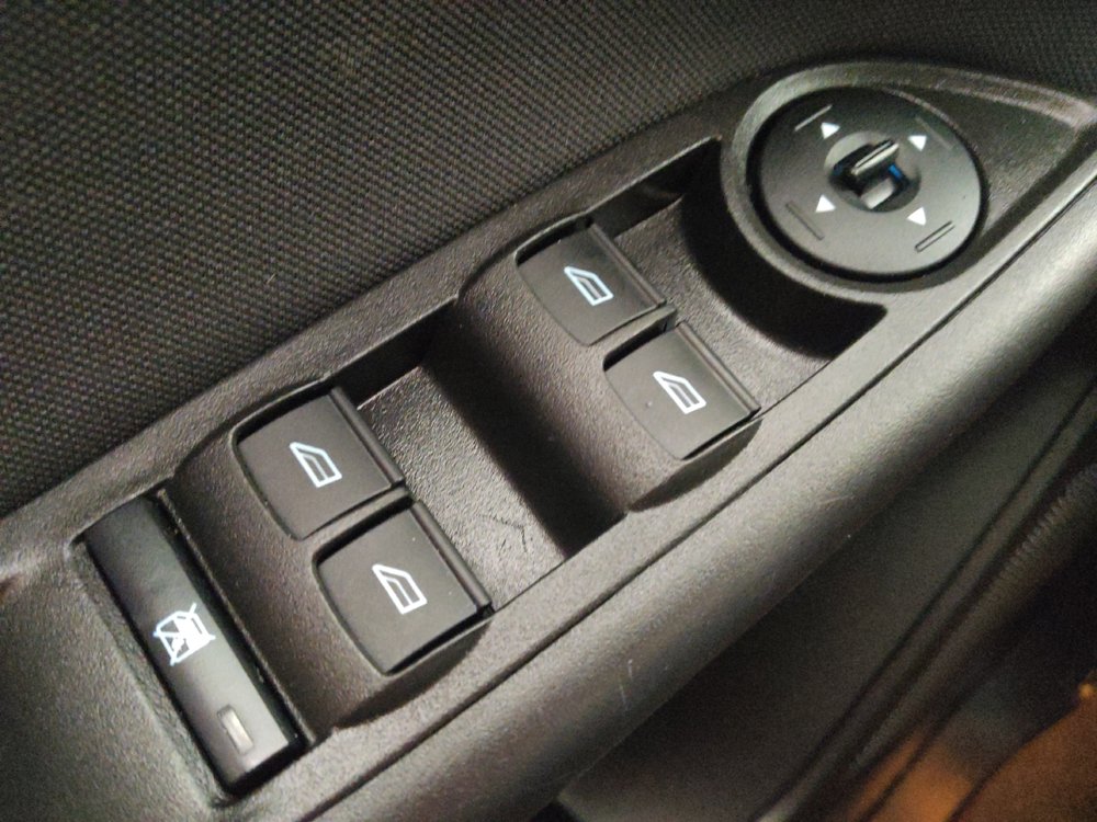 Used 2018 Ford Focus SE FWD image 27