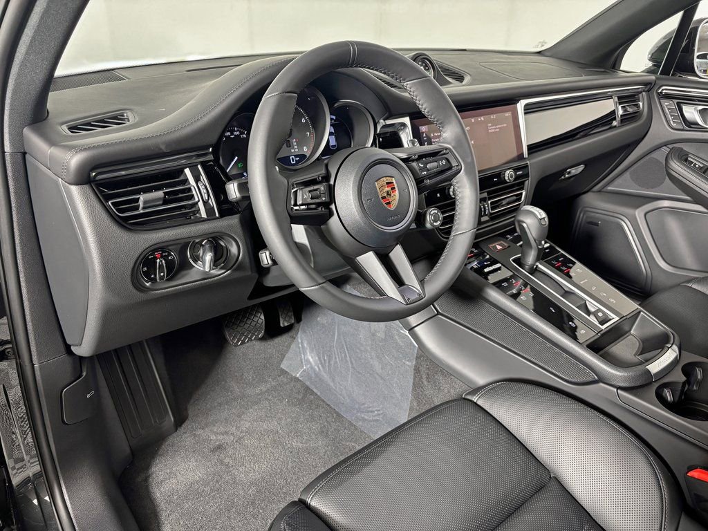Used 2026 Porsche Macan S AWD/4WD image 4