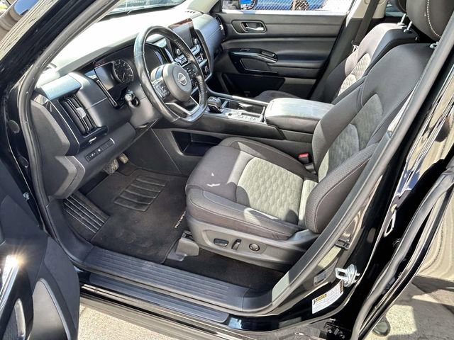 Used 2022 Nissan Pathfinder SV FWD image 12