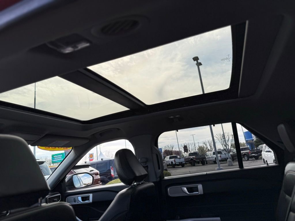 Used 2022 Ford Explorer Limited w/ Hybrid Equipment Group 310A image 16