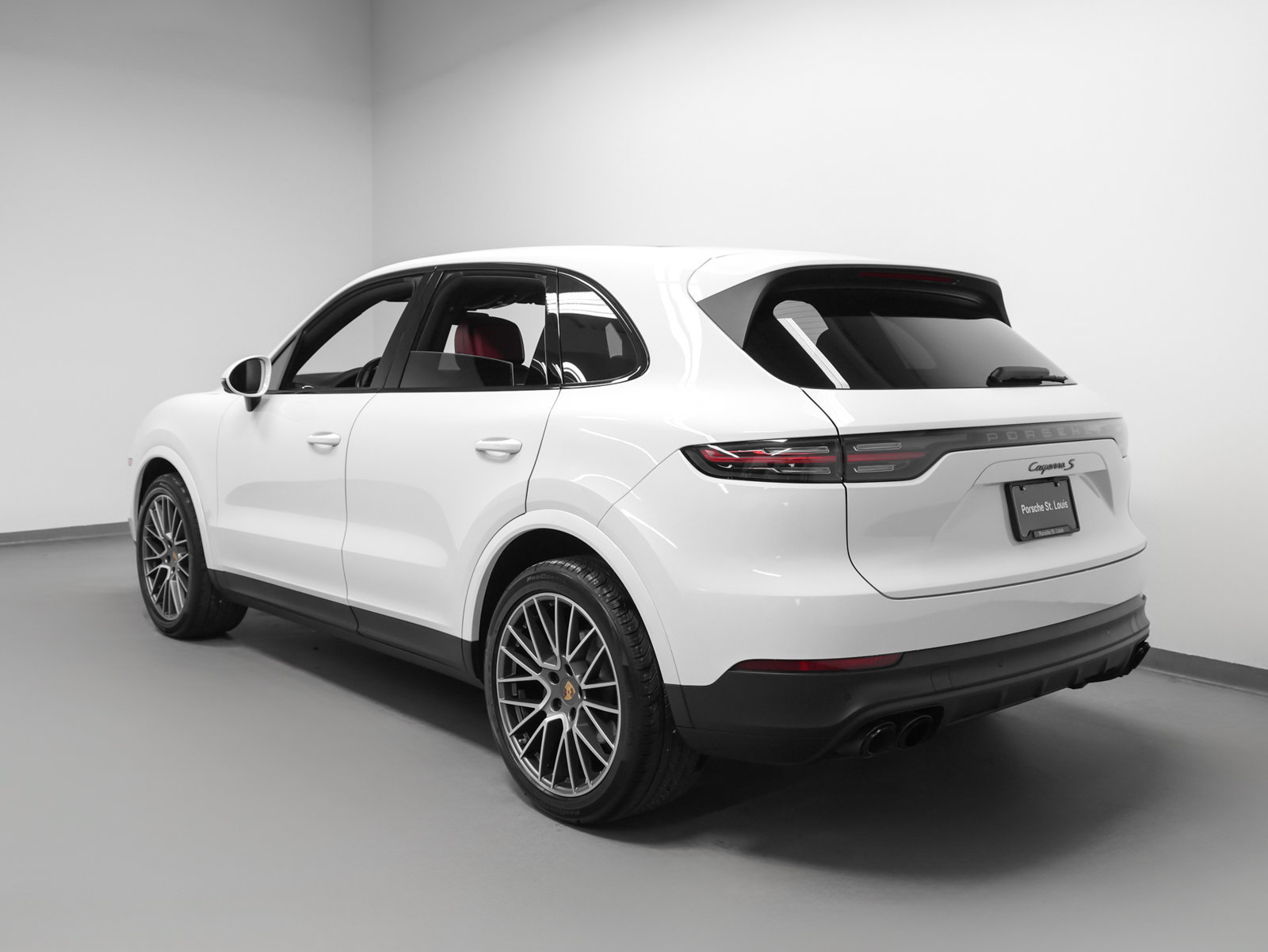 Certified 2023 Porsche Cayenne S Platinum AWD/4WD image 3