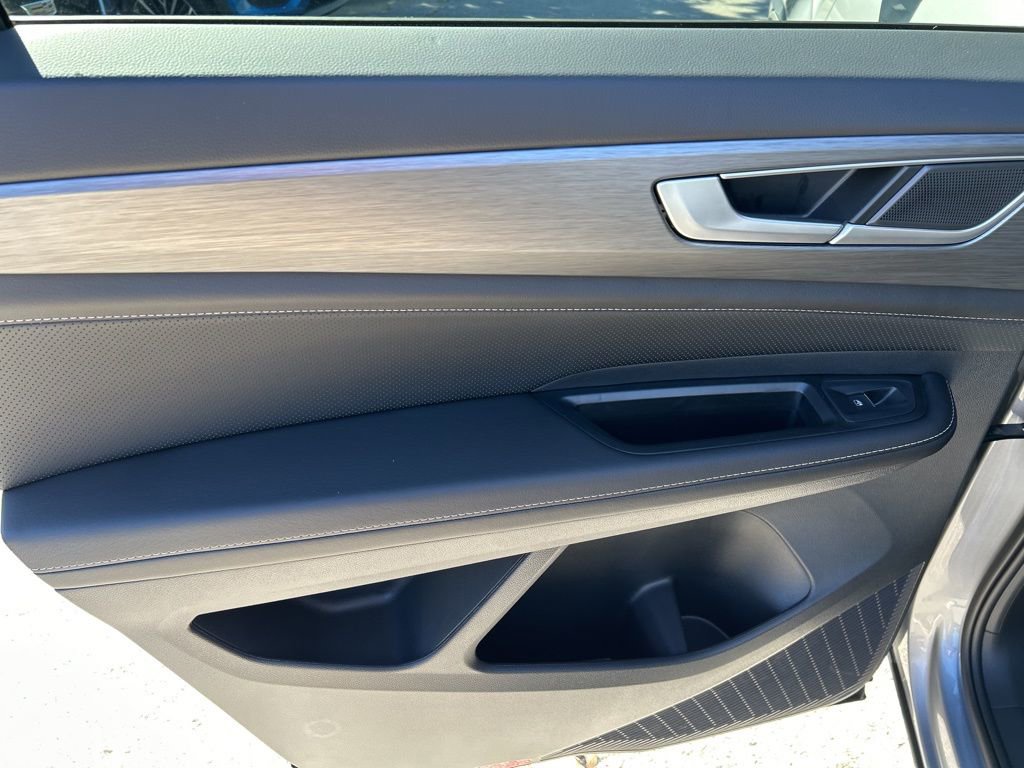 New 2026 Volkswagen Atlas Cross Sport SE image 28