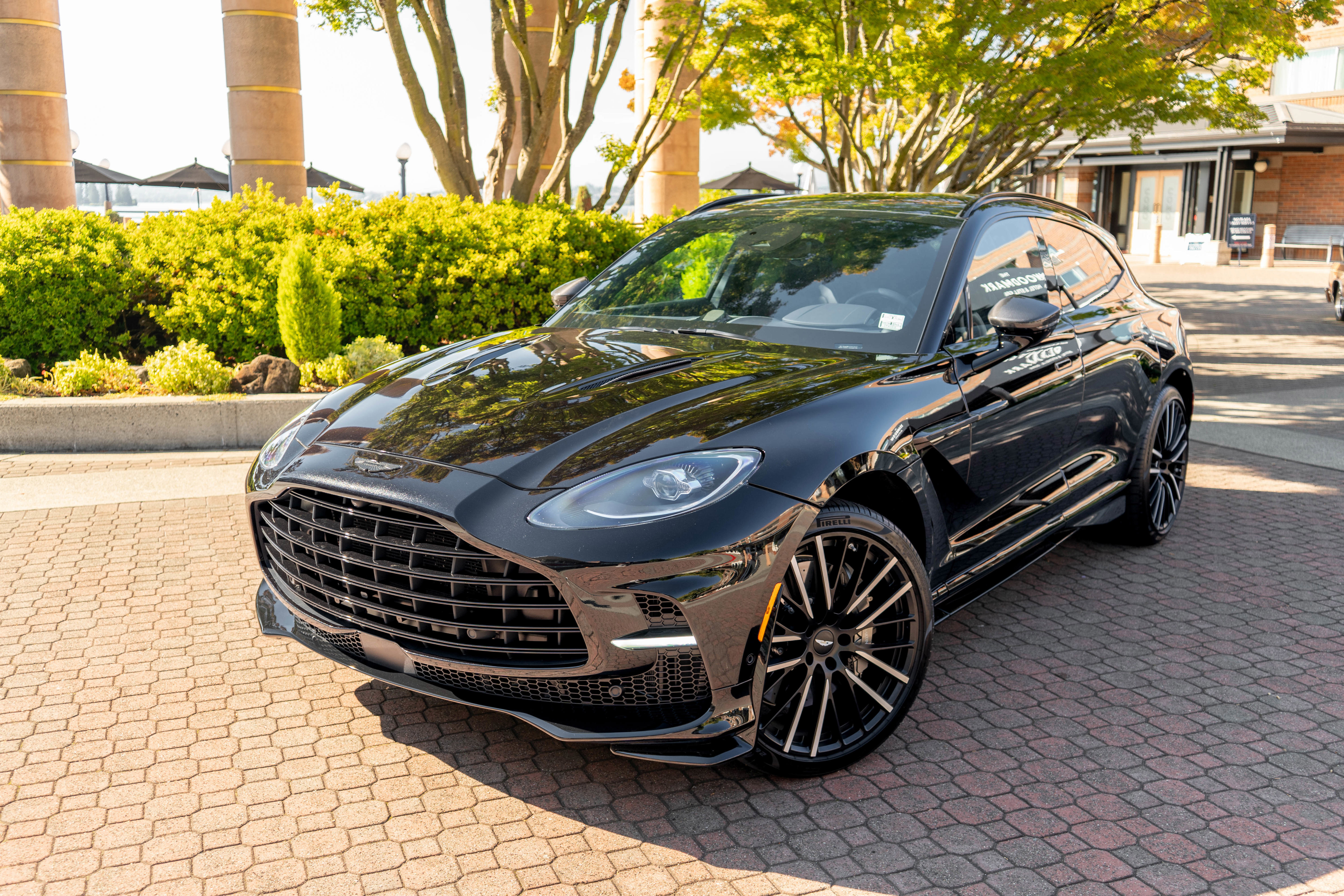 Used 2025 Aston Martin DBX 707 image 50
