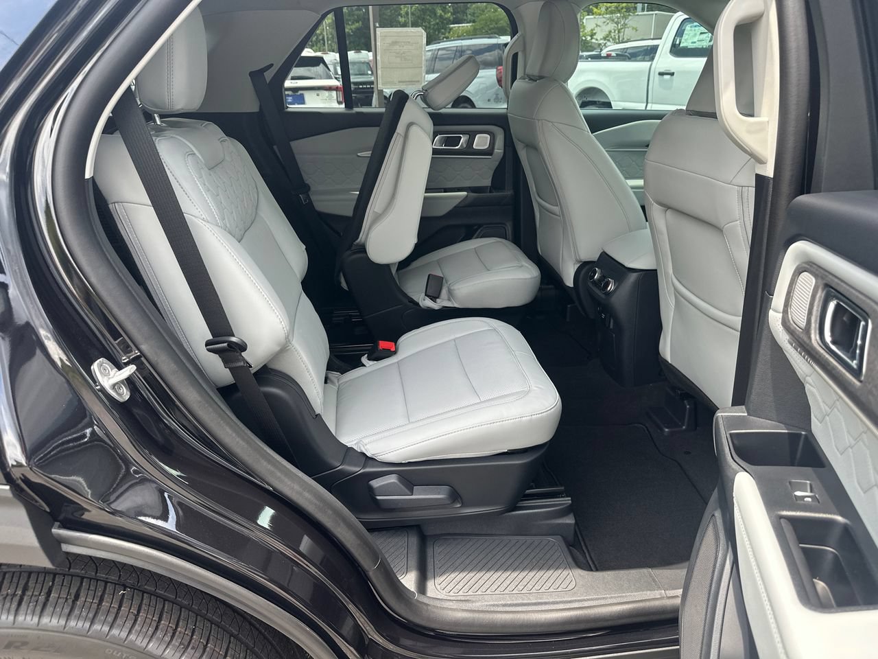 New 2026 Ford Explorer Platinum w/ LUX Leather Package AWD/4WD image 15