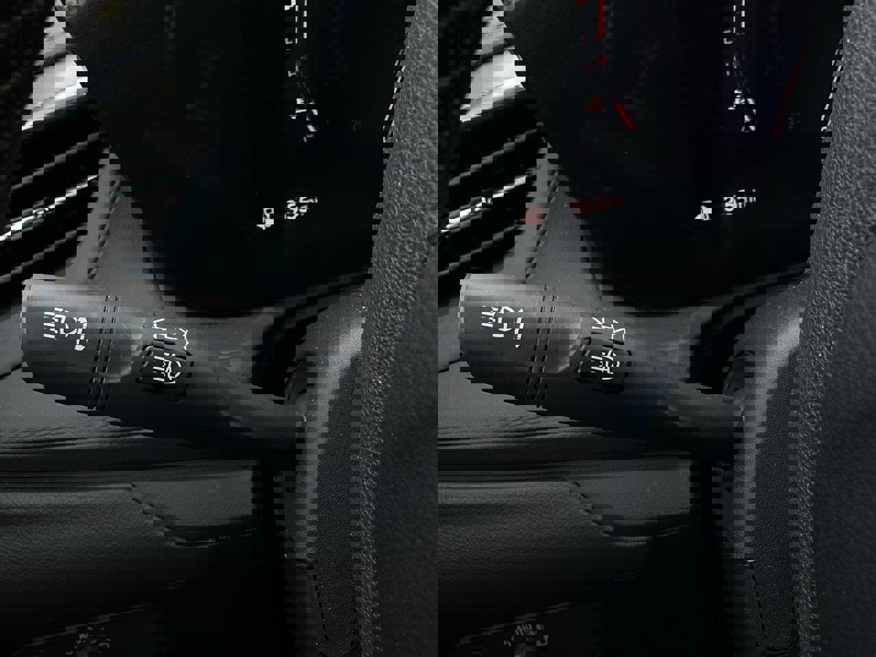 Used 2025 Buick Encore GX Preferred image 34