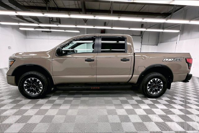 Used 2024 Nissan Titan PRO-4X w/ Pro-4x Utility Package AWD/4WD image 15