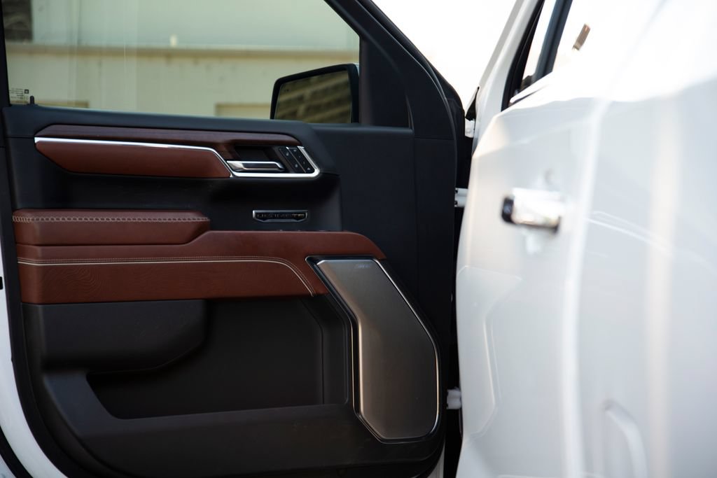 Used 2024 GMC Sierra 1500 Denali Ultimate AWD/4WD image 11