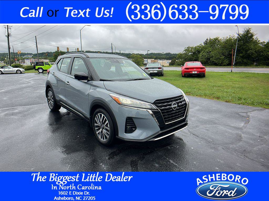 Used 2023 Nissan Kicks SR image 1