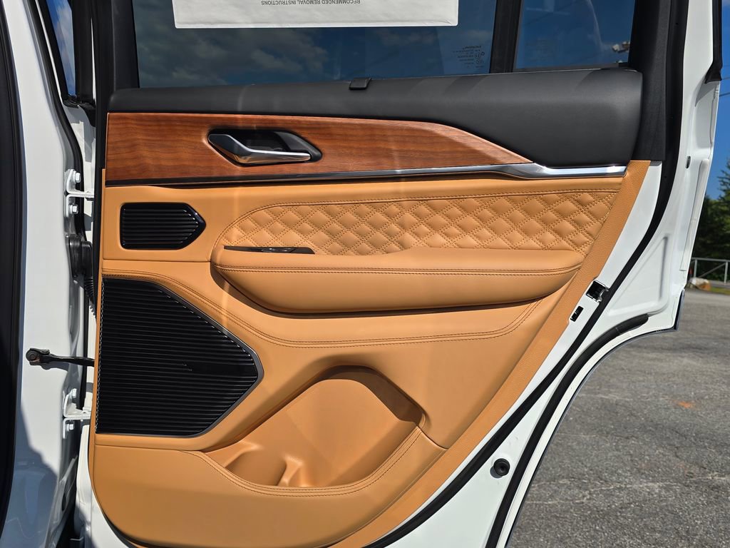 New 2025 Jeep Grand Cherokee Summit image 41