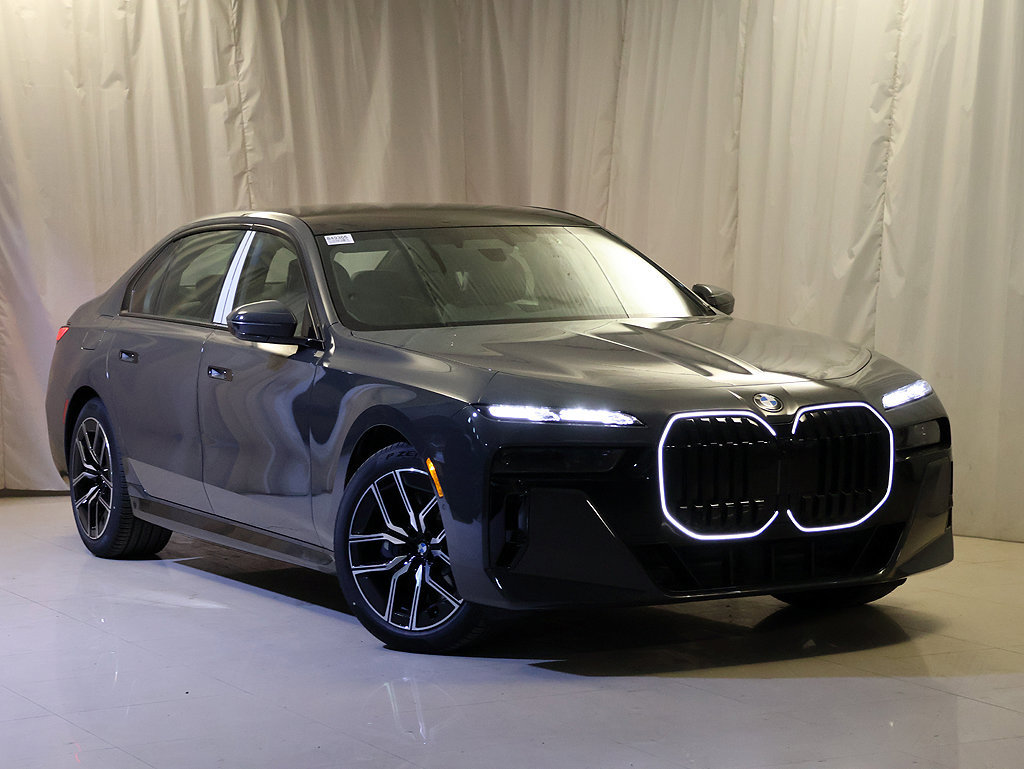 Used 2026 BMW 760i xDrive w/ Executive Package AWD/4WD image 1