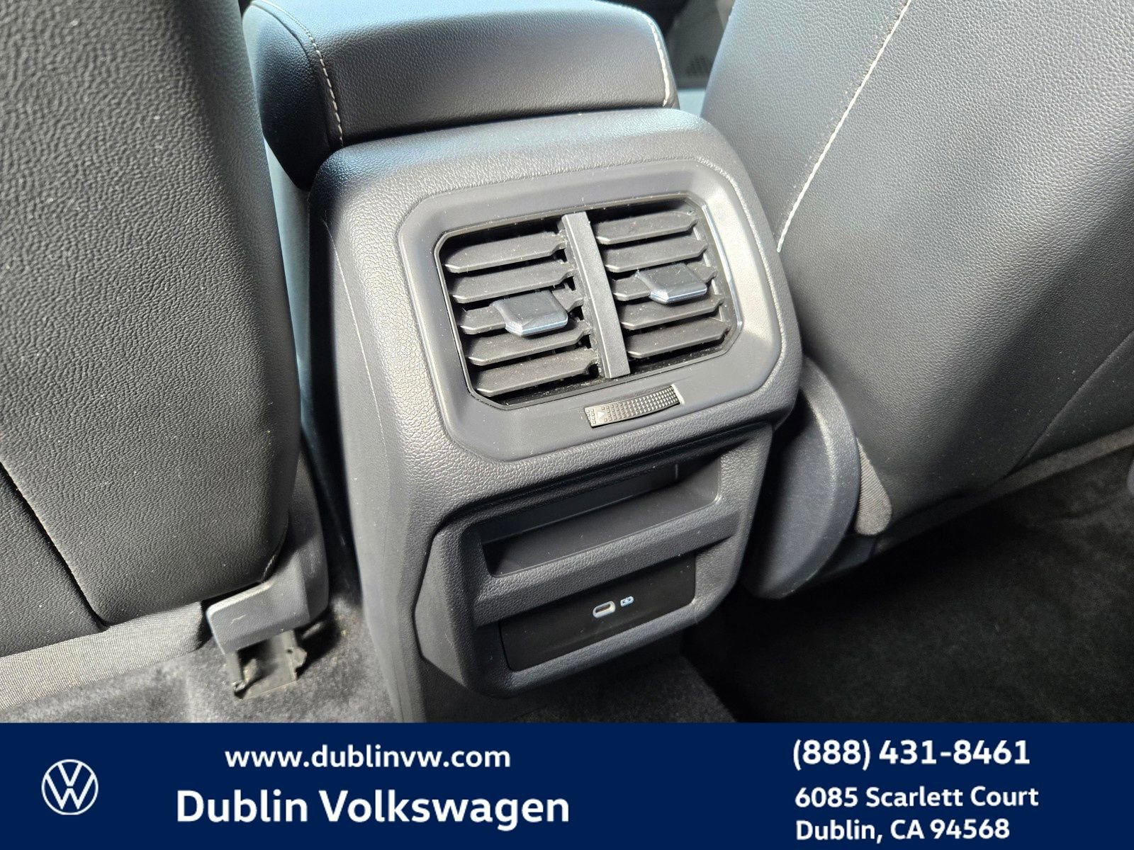 Certified 2022 Volkswagen Taos SE image 11