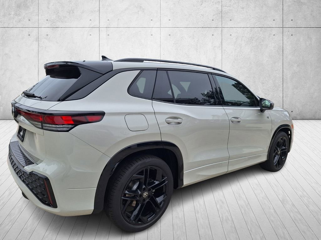 New 2026 Volkswagen Tiguan SE R-Line image 4