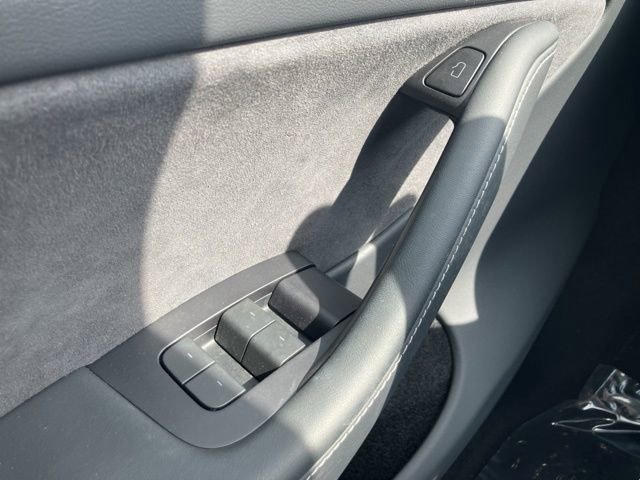 Used 2023 Tesla Model Y Long Range image 9