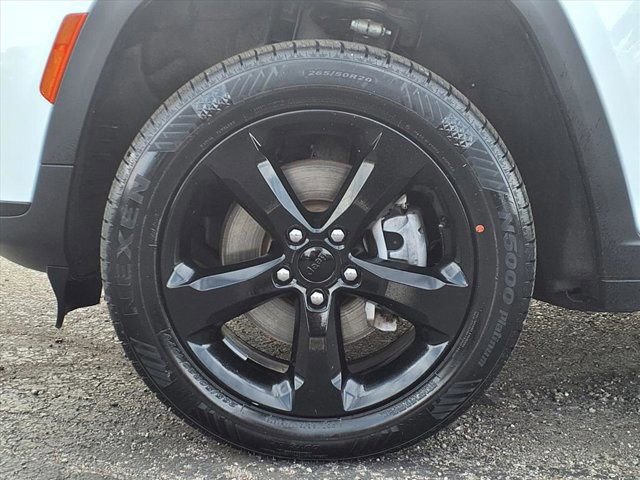 Used 2023 Jeep Grand Cherokee L Laredo image 23