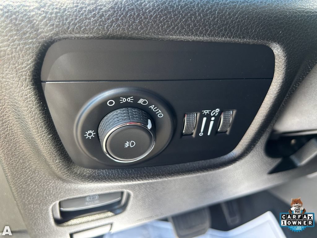 Certified 2023 Jeep Grand Cherokee Limited w/ Black Appearance Package AWD/4WD image 29