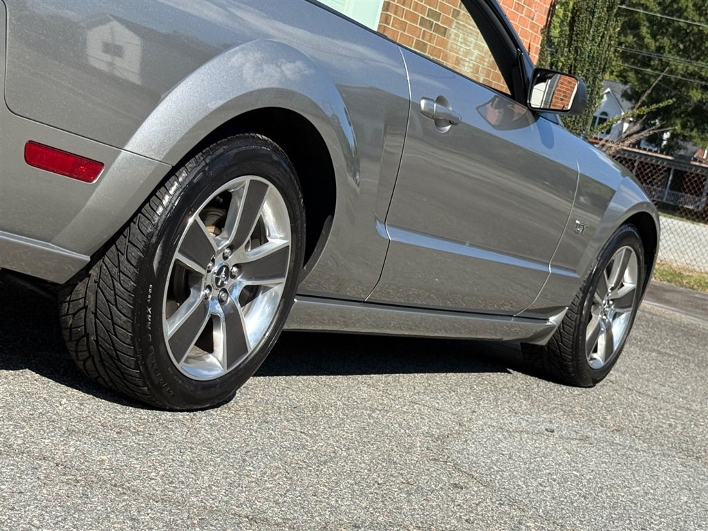 Used 2008 Ford Mustang GT RWD image 40