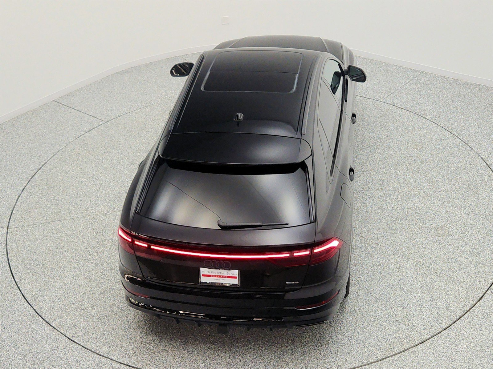 Used 2025 Audi Q8 Prestige w/ Prestige Package AWD/4WD image 28