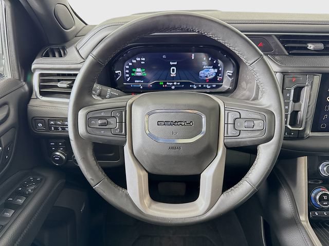 Used 2024 GMC Yukon XL Denali AWD/4WD image 12