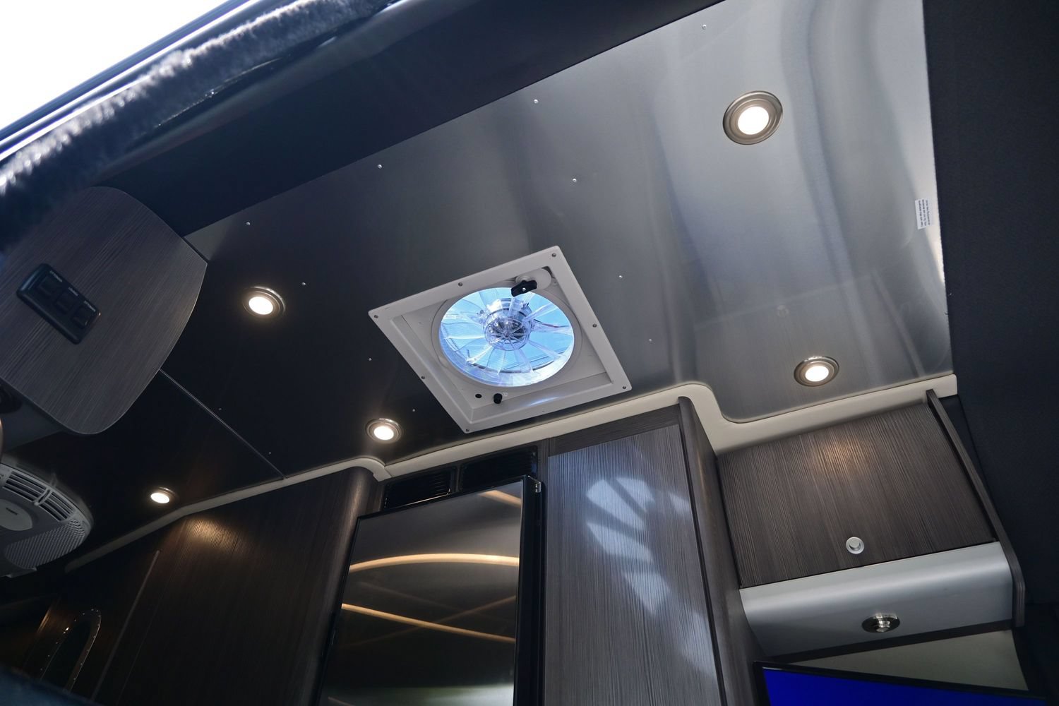 Used 2020 Mercedes-Benz Sprinter 3500 image 28
