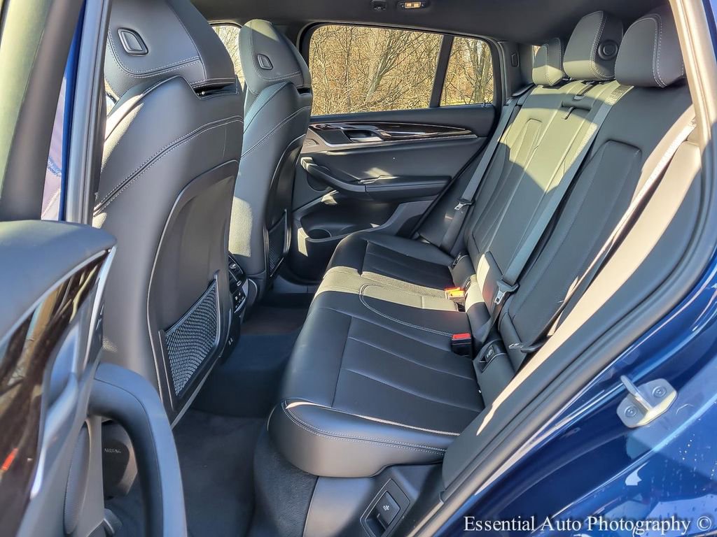 Used 2023 BMW X4 xDrive30i w/ Premium Package image 11