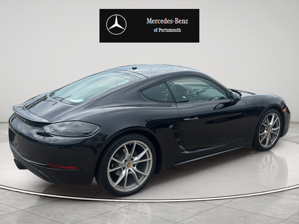 Used 2024 Porsche 718 Cayman RWD image 5