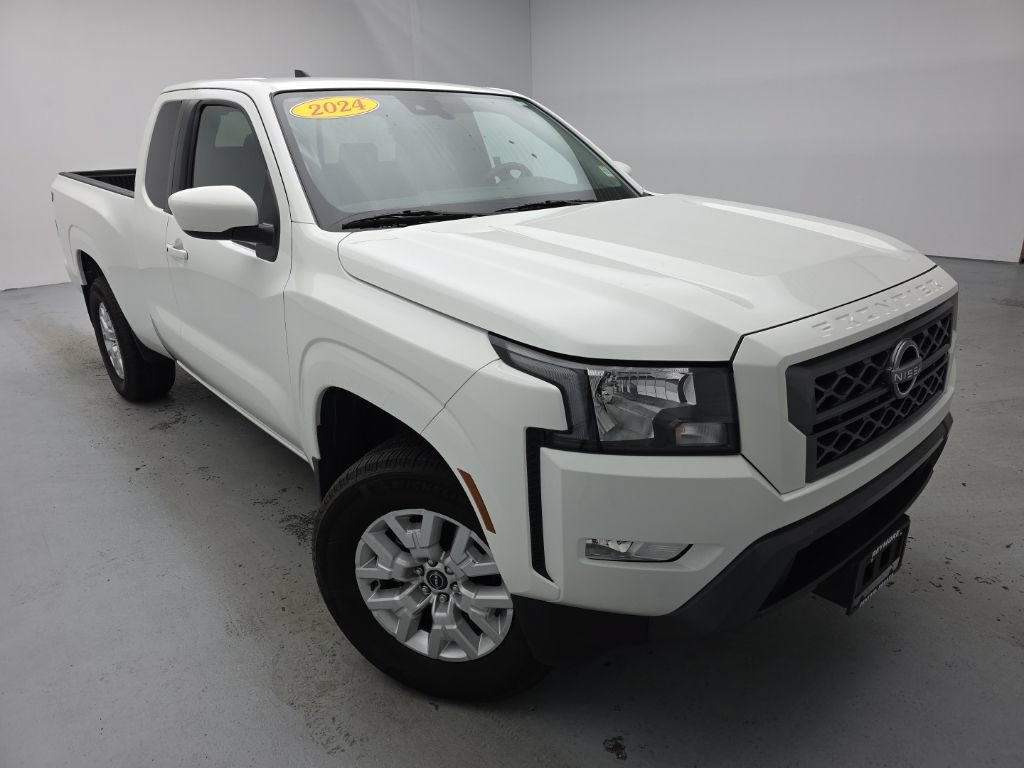 Used 2024 Nissan Frontier SV w/ SV Convenience Package AWD/4WD image 3