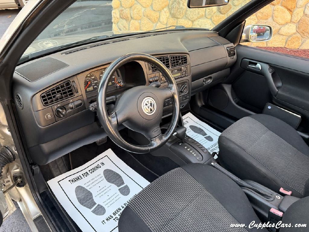 Used 2001 Volkswagen Cabrio GLS image 4