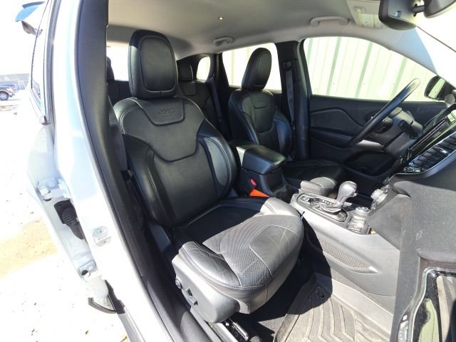 Used 2020 Jeep Cherokee Limited image 9