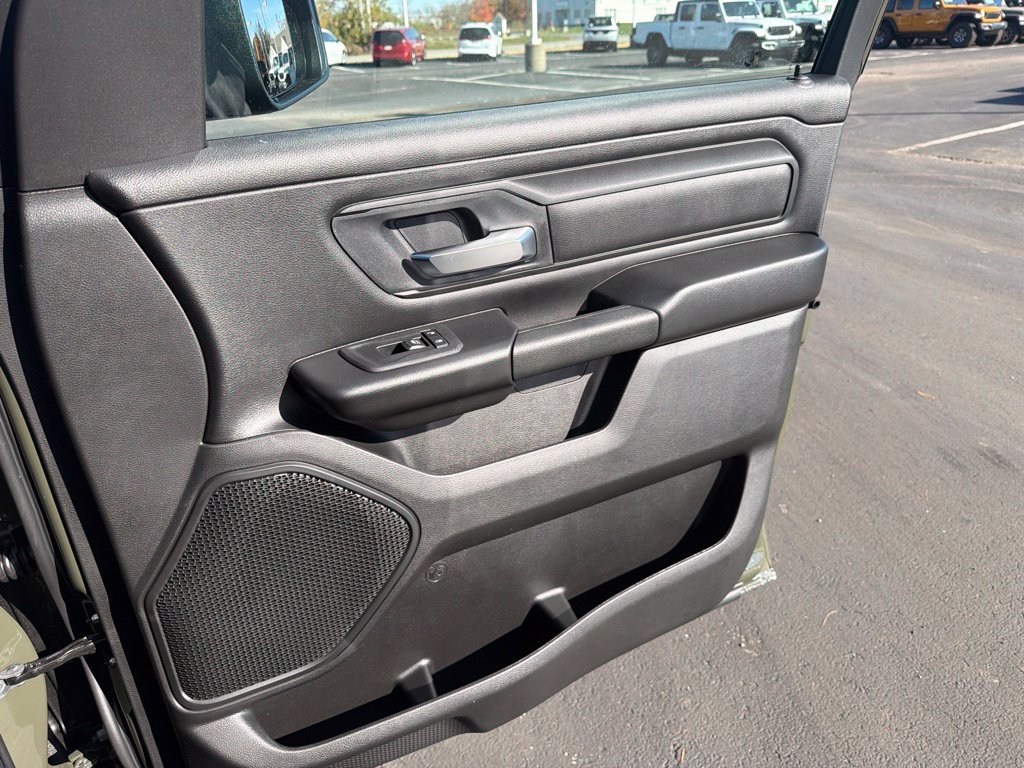 New 2027 RAM 1500 Express AWD/4WD image 38