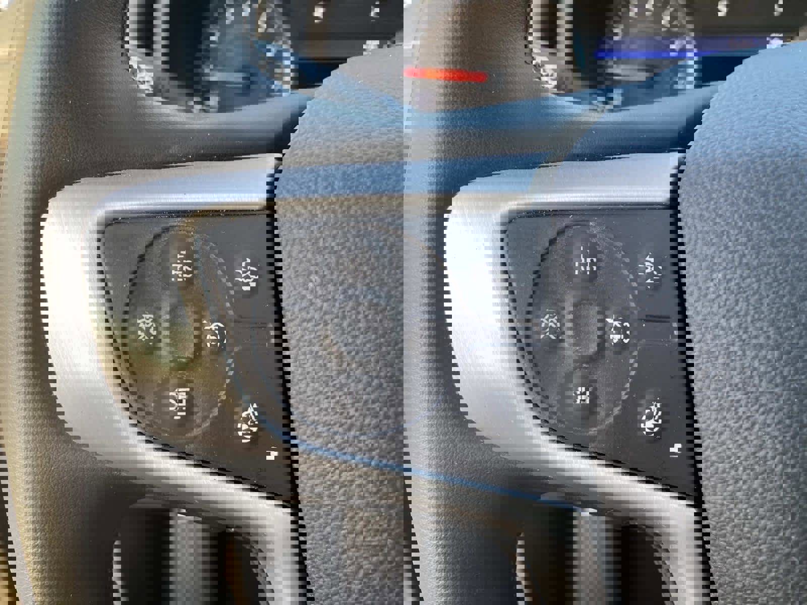 Used 2024 GMC Terrain SLT image 18