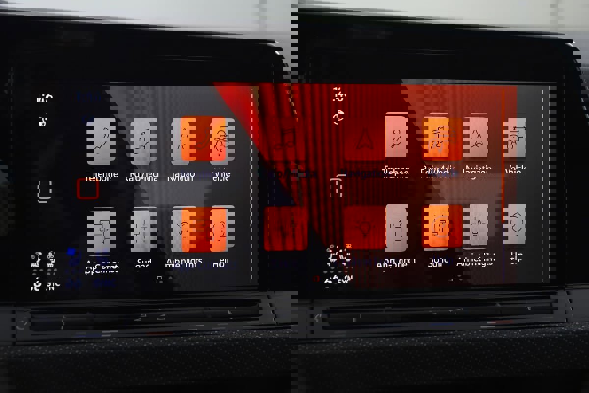 Used 2024 Volkswagen Golf R image 38